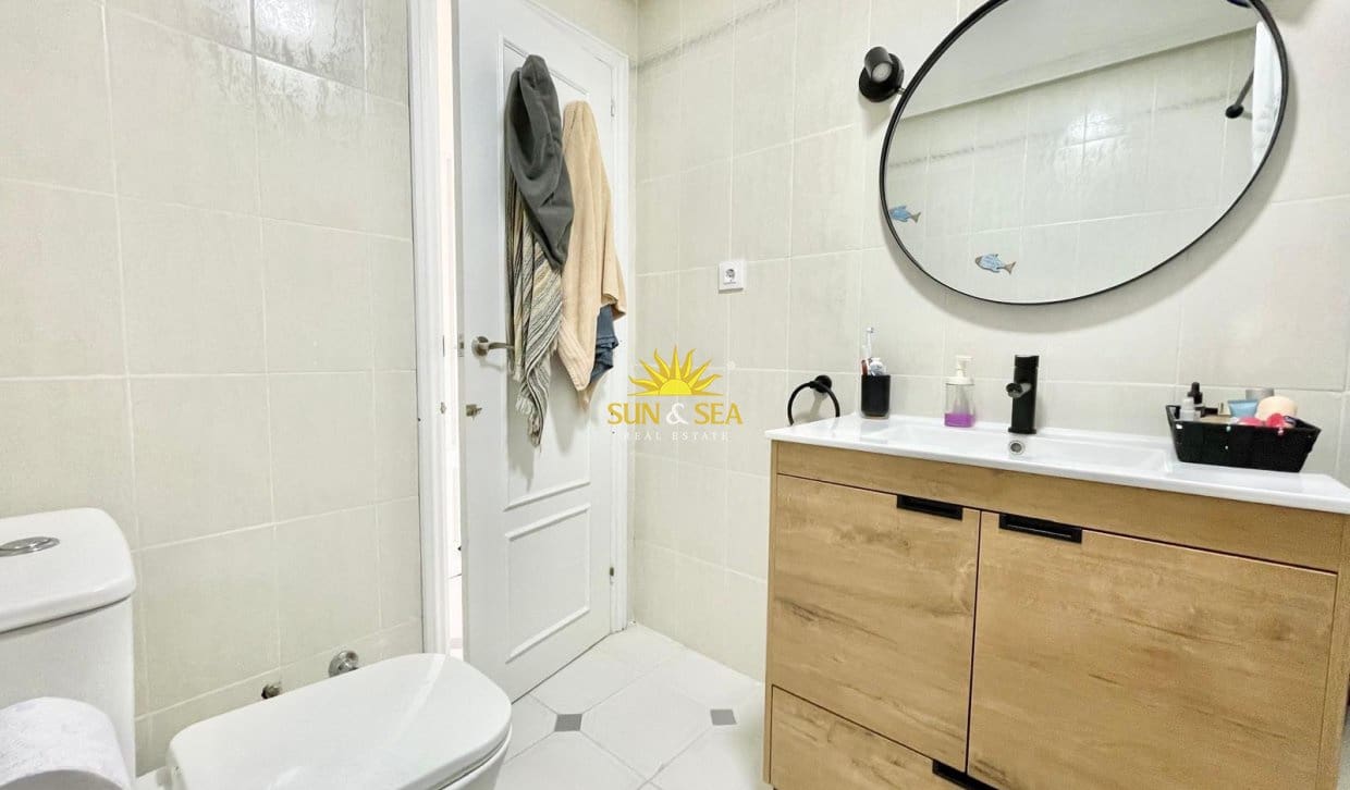 Appartement de 3 chambres de location de vacances à La Manga del Mar Menor - 800 € (Ref: 9977652)