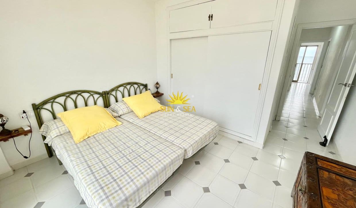 Appartement de 3 chambres de location de vacances à La Manga del Mar Menor - 800 € (Ref: 9977652)
