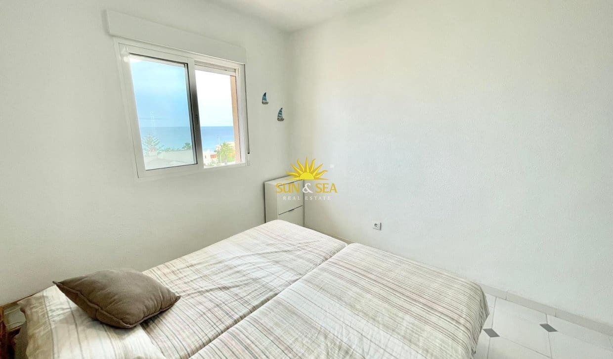 Appartement de 3 chambres de location de vacances à La Manga del Mar Menor - 800 € (Ref: 9977652)