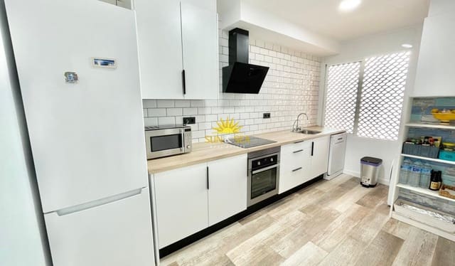 Apartamento de 3 habitaciones en La Manga del Mar Menor en alquiler vacacional - 800 € (Ref: 9977652)