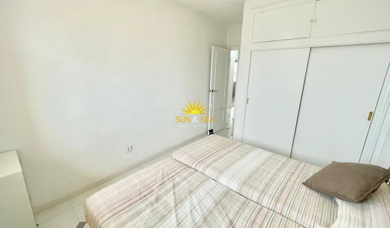 Appartement de 3 chambres de location de vacances à La Manga del Mar Menor - 800 € (Ref: 9977652)