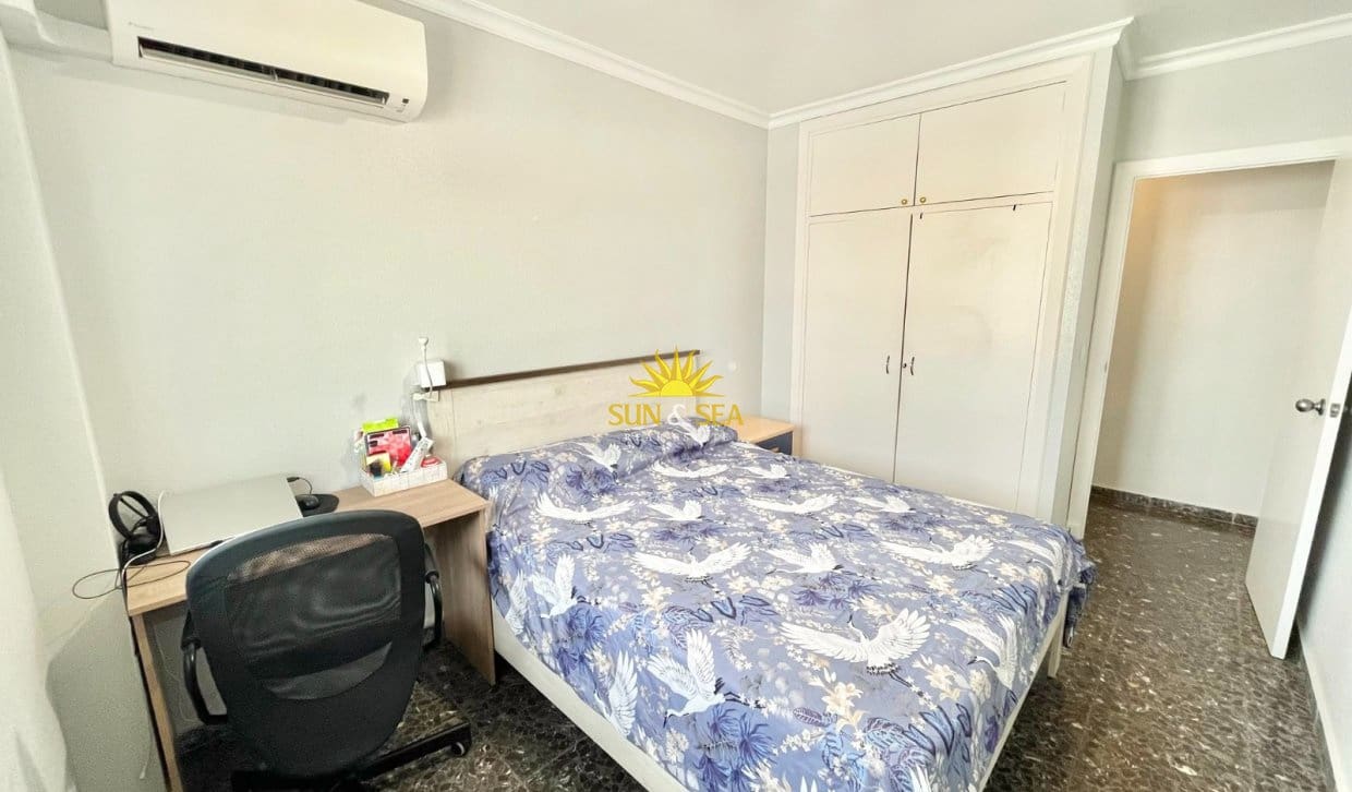 Apartamento de 3 habitaciones en Santiago de la Ribera en alquiler con garaje - 950 € (Ref: 9977653)