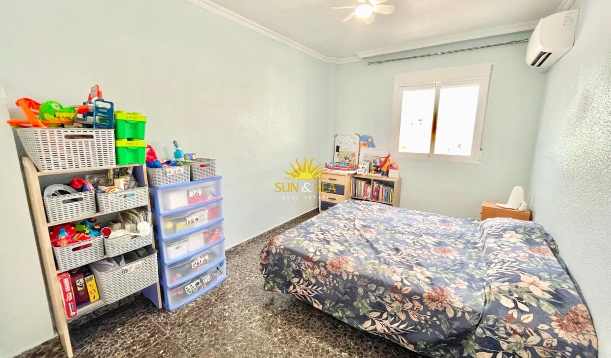 Apartamento de 3 habitaciones en Santiago de la Ribera en alquiler con garaje - 950 € (Ref: 9977653)