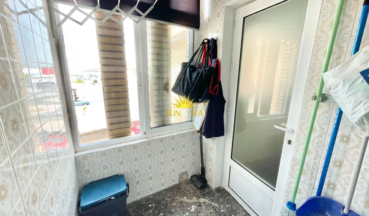 Apartamento de 3 habitaciones en Santiago de la Ribera en alquiler con garaje - 950 € (Ref: 9977653)