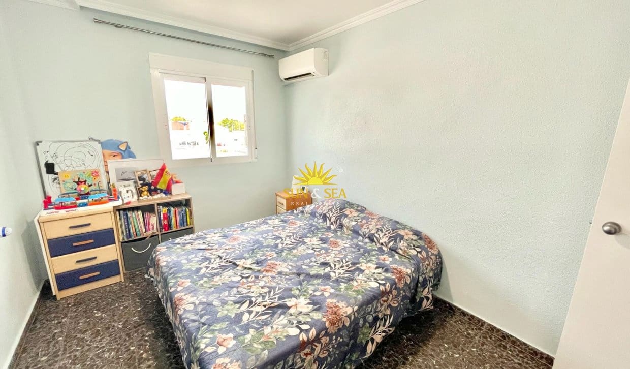 Apartamento de 3 habitaciones en Santiago de la Ribera en alquiler con garaje - 950 € (Ref: 9977653)
