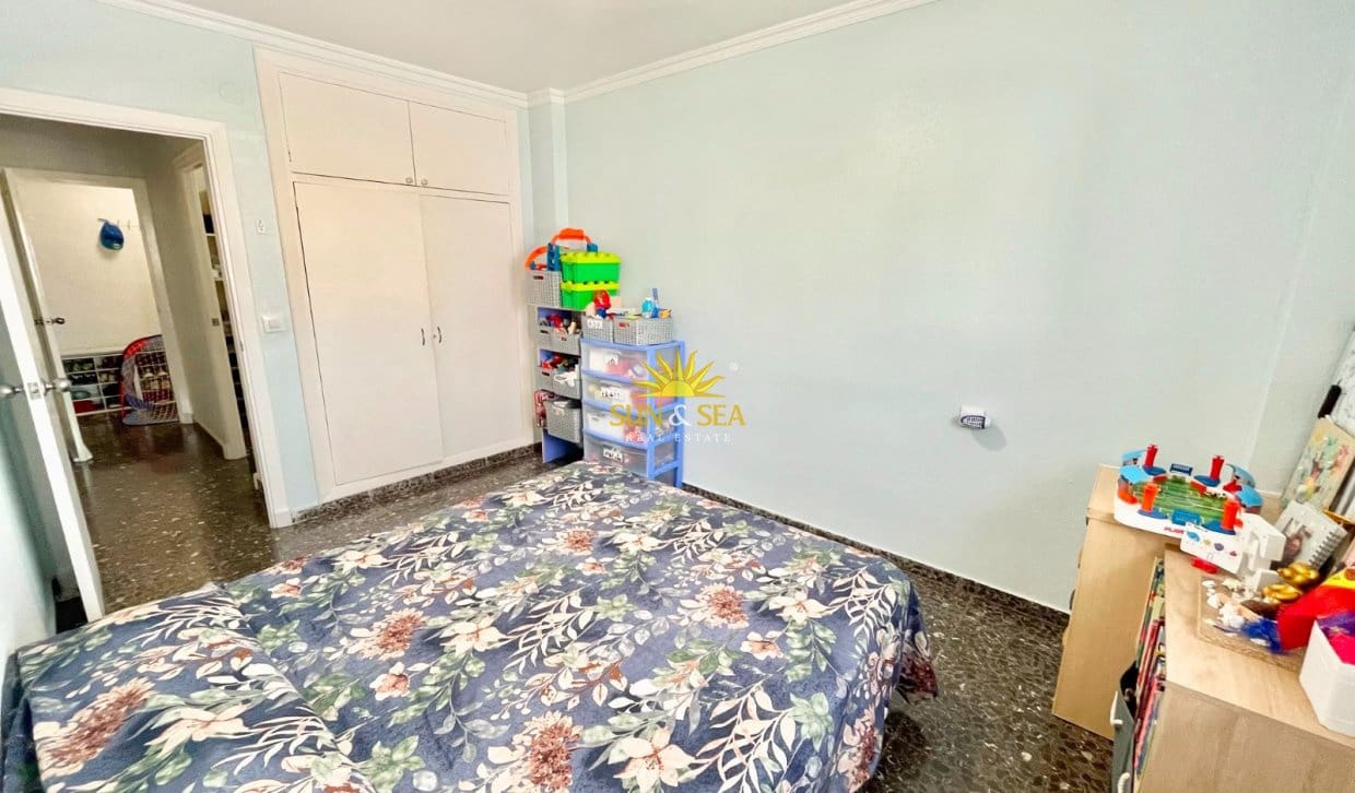 Apartamento de 3 habitaciones en Santiago de la Ribera en alquiler con garaje - 950 € (Ref: 9977653)