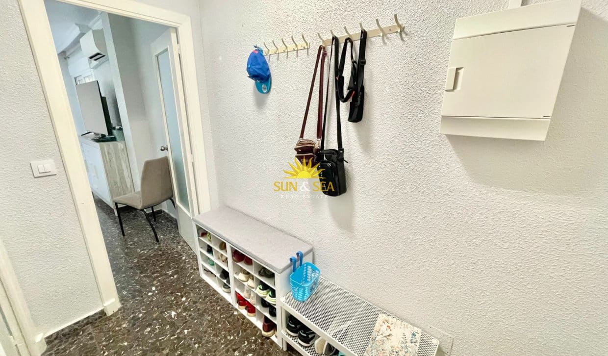 Apartamento de 3 habitaciones en Santiago de la Ribera en alquiler con garaje - 950 € (Ref: 9977653)