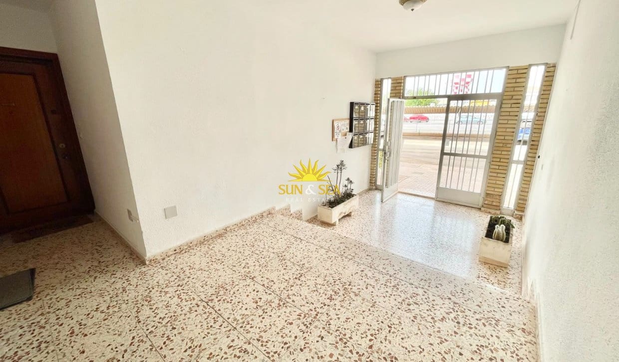 Apartamento de 3 habitaciones en Santiago de la Ribera en alquiler con garaje - 950 € (Ref: 9977653)