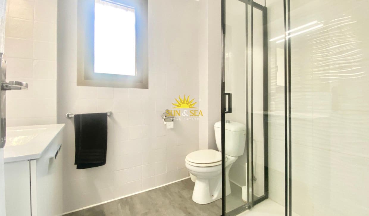 3 bedroom Apartment for rent in Alicante / Alacant city with garage - € 900 (Ref: 9977759)