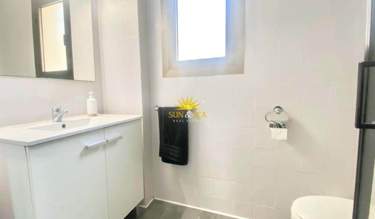 3 bedroom Apartment for rent in Alicante / Alacant city with garage - € 900 (Ref: 9977759)
