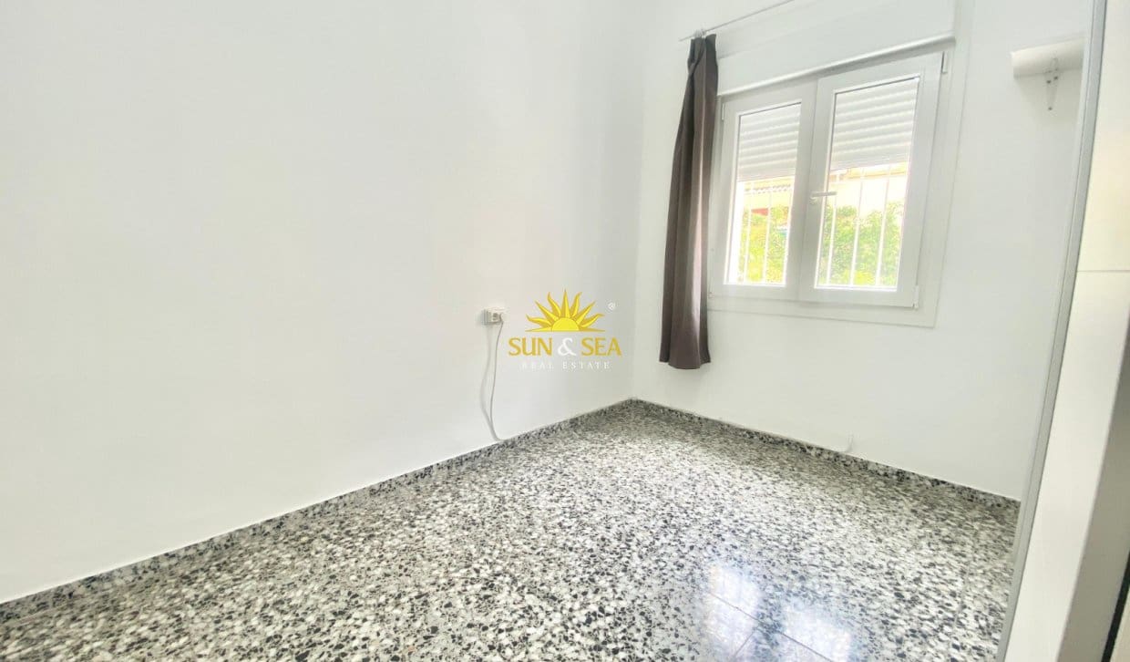 3 bedroom Apartment for rent in Alicante / Alacant city with garage - € 900 (Ref: 9977759)