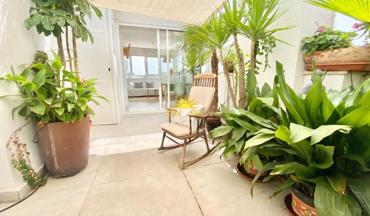 Penthouse de 1 chambre de location de vacances à Alicante ville - 1 300 € (Ref: 9977760)