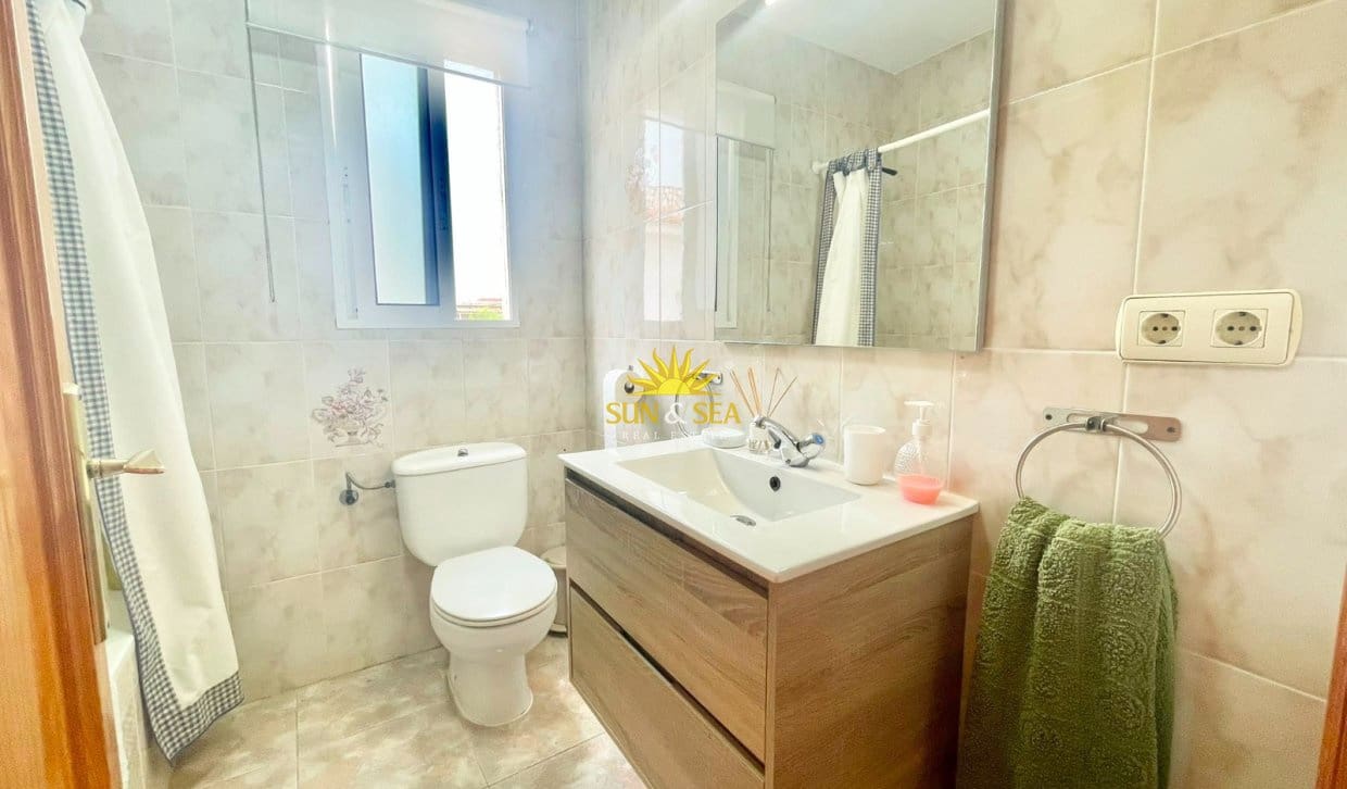 3 camera da letto Casa da affitare come casa vacanza in Torre de la Horadada con garage - 850 € (Rif: 9977979)