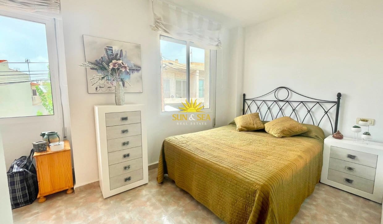 3 camera da letto Casa da affitare come casa vacanza in Torre de la Horadada con garage - 850 € (Rif: 9977979)