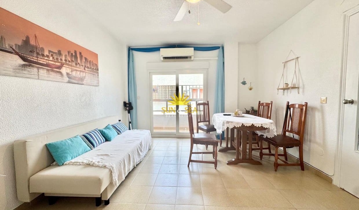 2 soveværelse Lejlighed til leje i Torrevieja med garage - € 800 (Ref: 9978032)