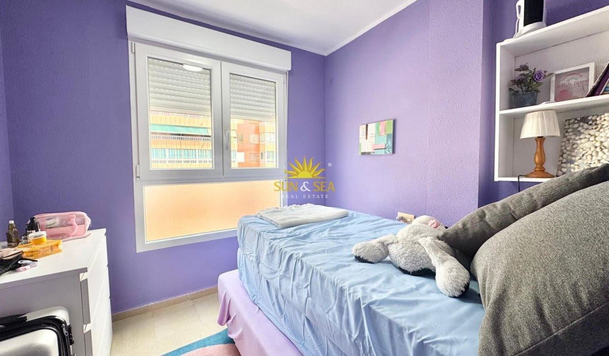 2 soveværelse Lejlighed til leje i Torrevieja med garage - € 800 (Ref: 9978032)