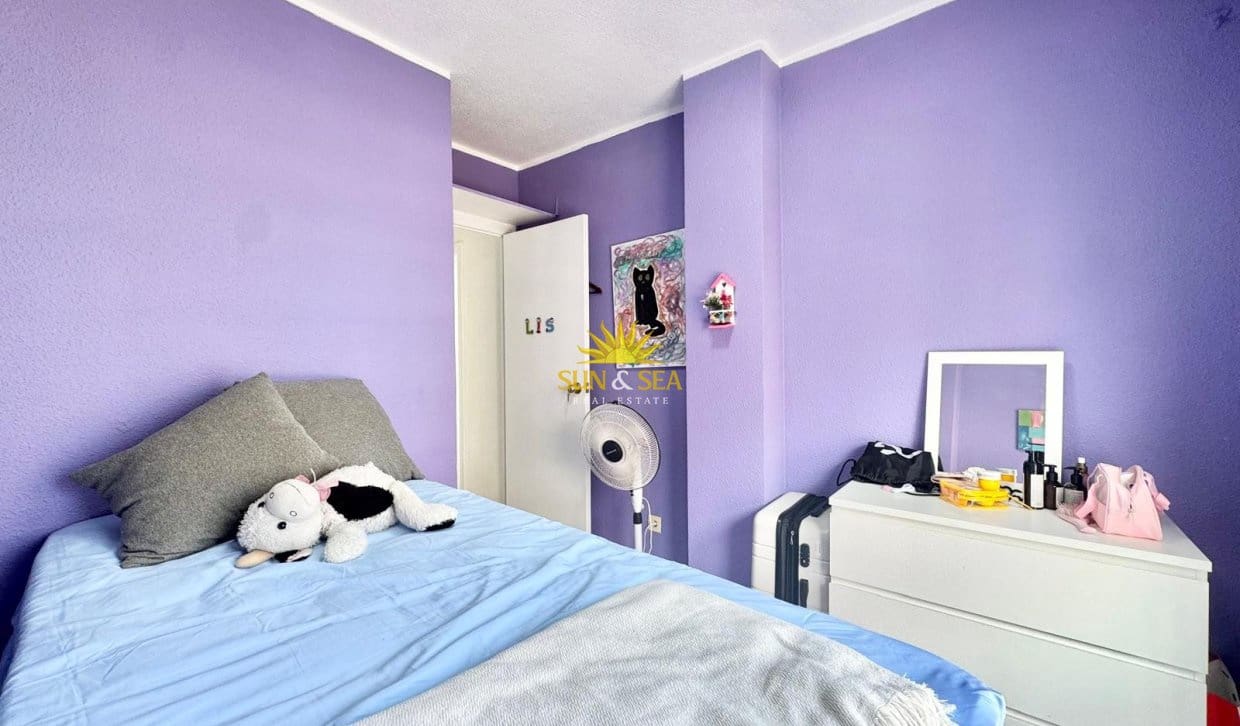2 soveværelse Lejlighed til leje i Torrevieja med garage - € 800 (Ref: 9978032)