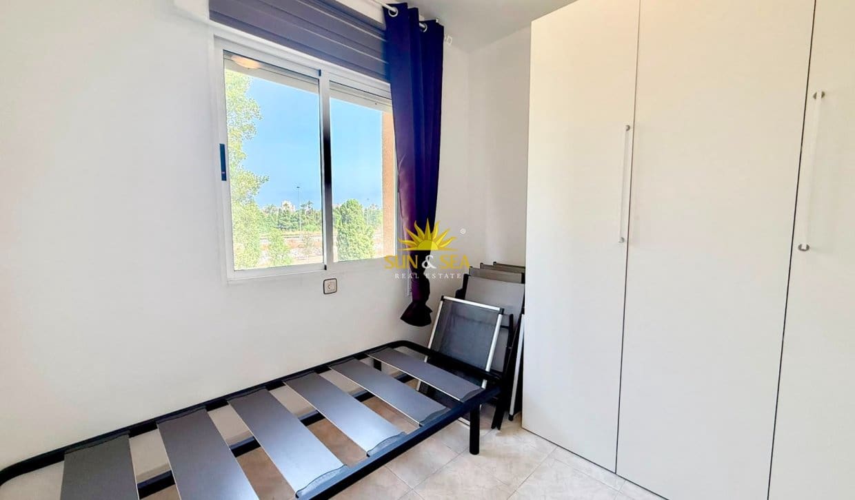 3 sovrum Hus att hyra i Torrevieja med pool - 1 000 € (Ref: 9981236)