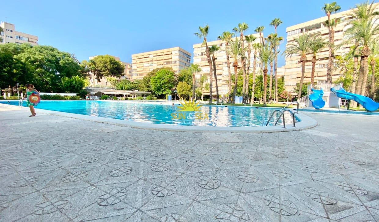 2 Zimmer Ferienapartment in Playa de San Juan mit Pool - 900 € (Ref: 9981642)
