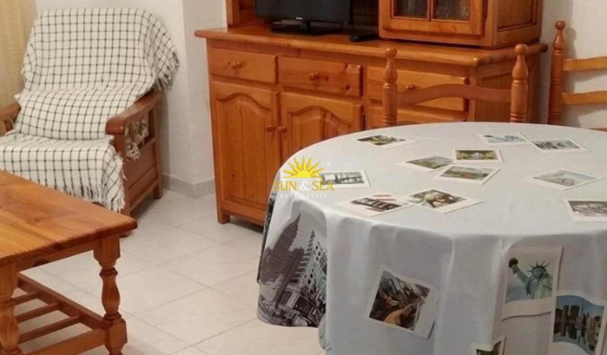 1 sovrum Lägenhet att hyra i Torrevieja med pool - 700 € (Ref: 9981643)