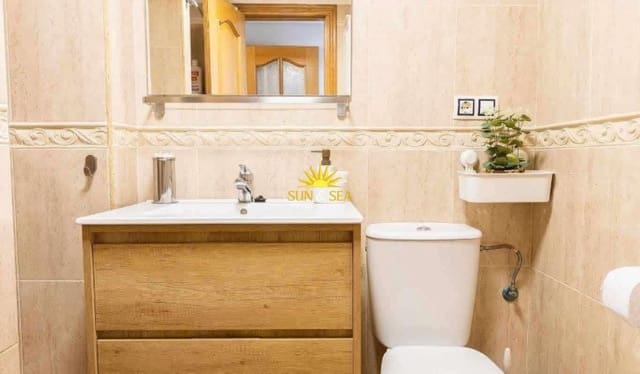 2 soverom Leilighet til leie i Las Piscinas Naturales, Torrevieja med svømmebasseng - € 900 (Ref: 9983251)