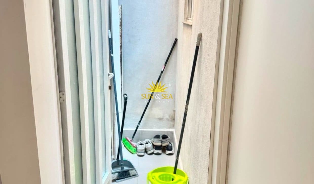 3 slaapkamer Appartement voor vakantieverhuur in Torre de la Horadada - € 800 (Ref: 9983758)