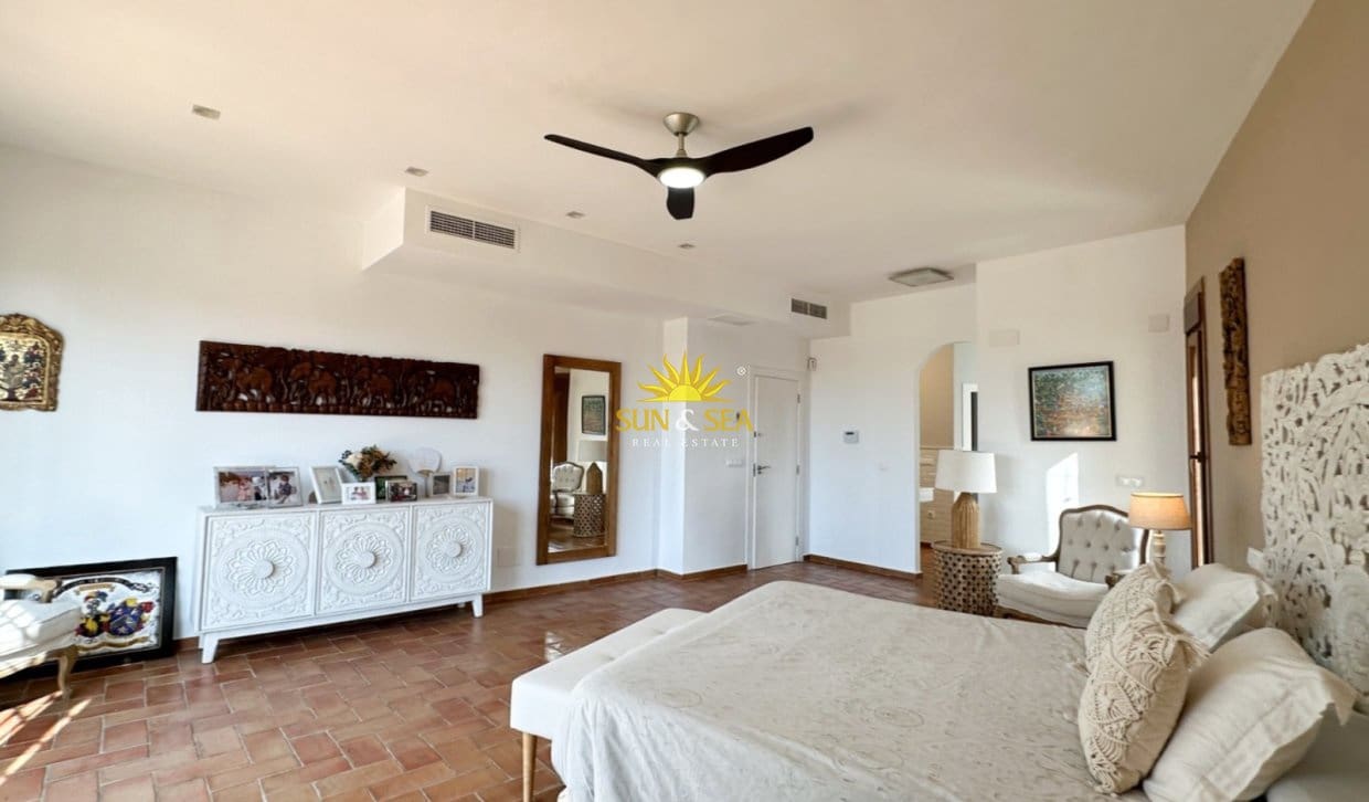 7 soveværelse Villa til salg i Orihuela Costa med swimmingpool garage - € 1.290.000 (Ref: 9983920)