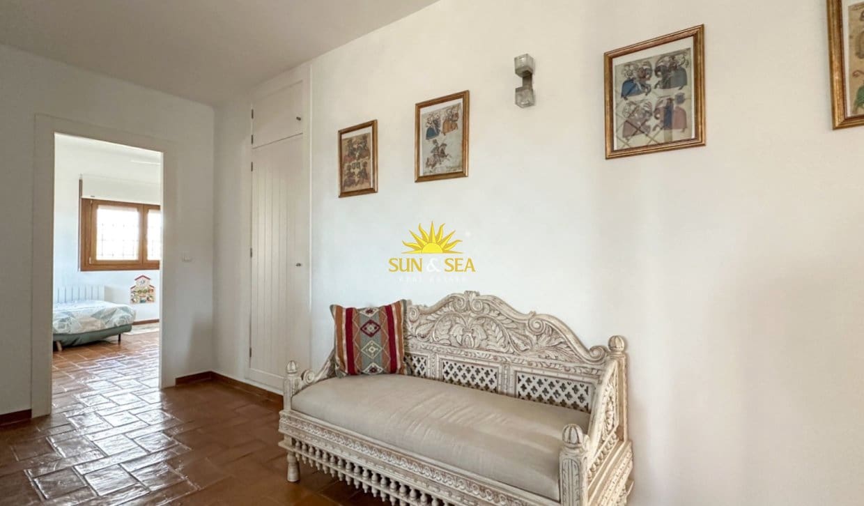 7 soveværelse Villa til salg i Orihuela Costa med swimmingpool garage - € 1.290.000 (Ref: 9983920)