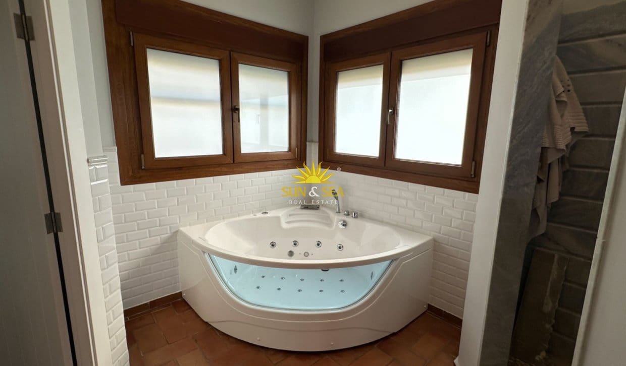 7 soveværelse Villa til salg i Orihuela Costa med swimmingpool garage - € 1.290.000 (Ref: 9983920)
