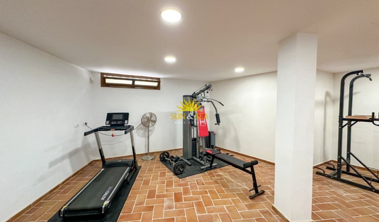 7 soveværelse Villa til salg i Orihuela Costa med swimmingpool garage - € 1.290.000 (Ref: 9983920)