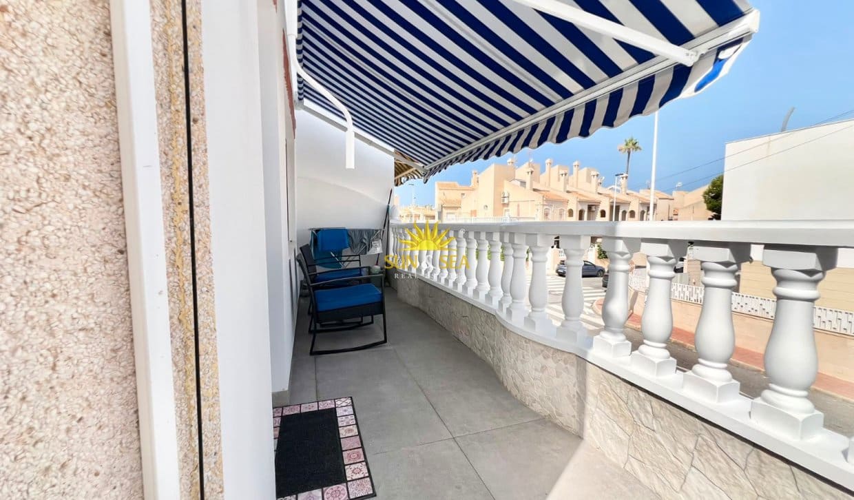 2 sovrum Hus för semesterbostäder i Torrevieja med pool - 950 € (Ref: 9985324)