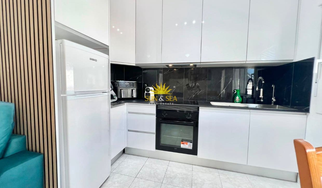2 sovrum Hus för semesterbostäder i Torrevieja med pool - 950 € (Ref: 9985324)