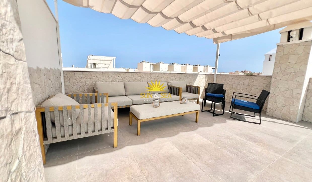 2 sovrum Hus för semesterbostäder i Torrevieja med pool - 950 € (Ref: 9985324)