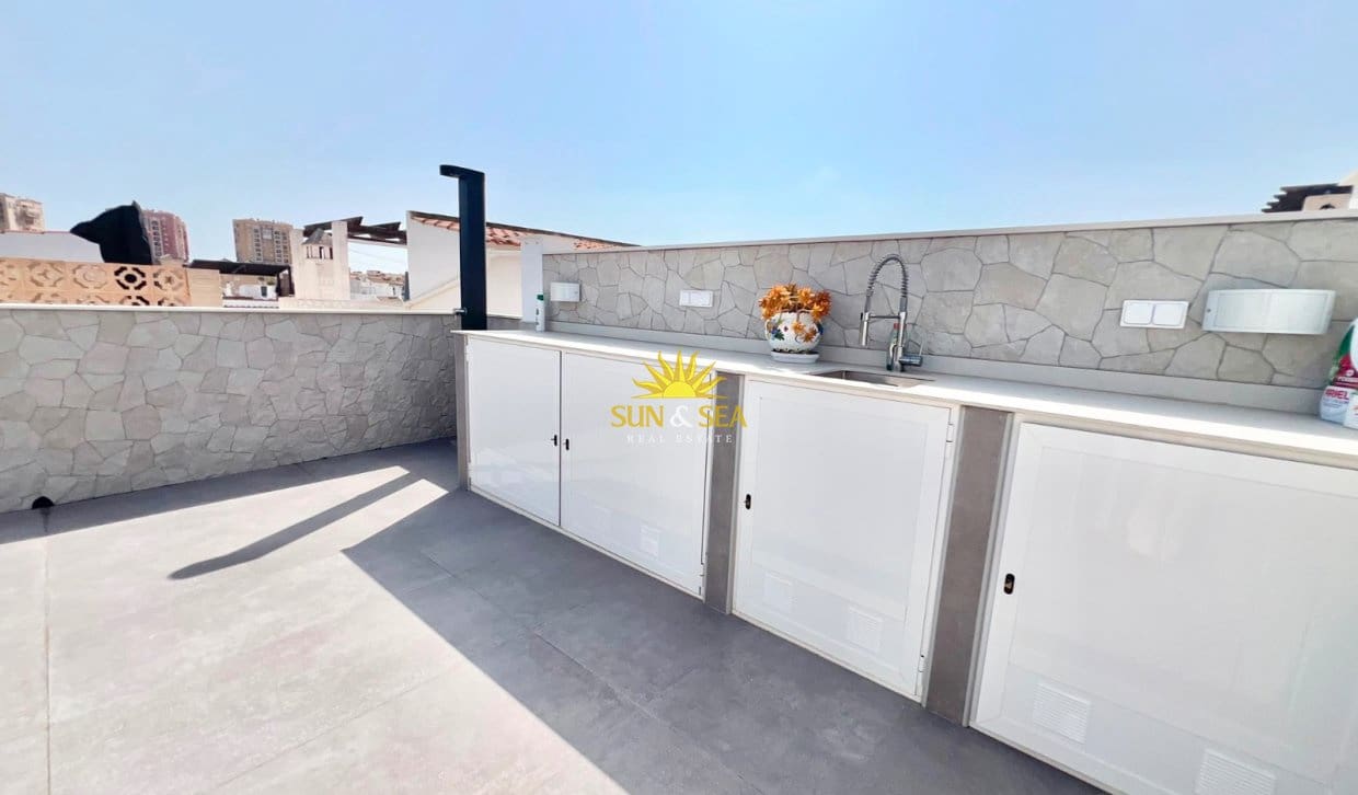 2 sovrum Hus för semesterbostäder i Torrevieja med pool - 950 € (Ref: 9985324)