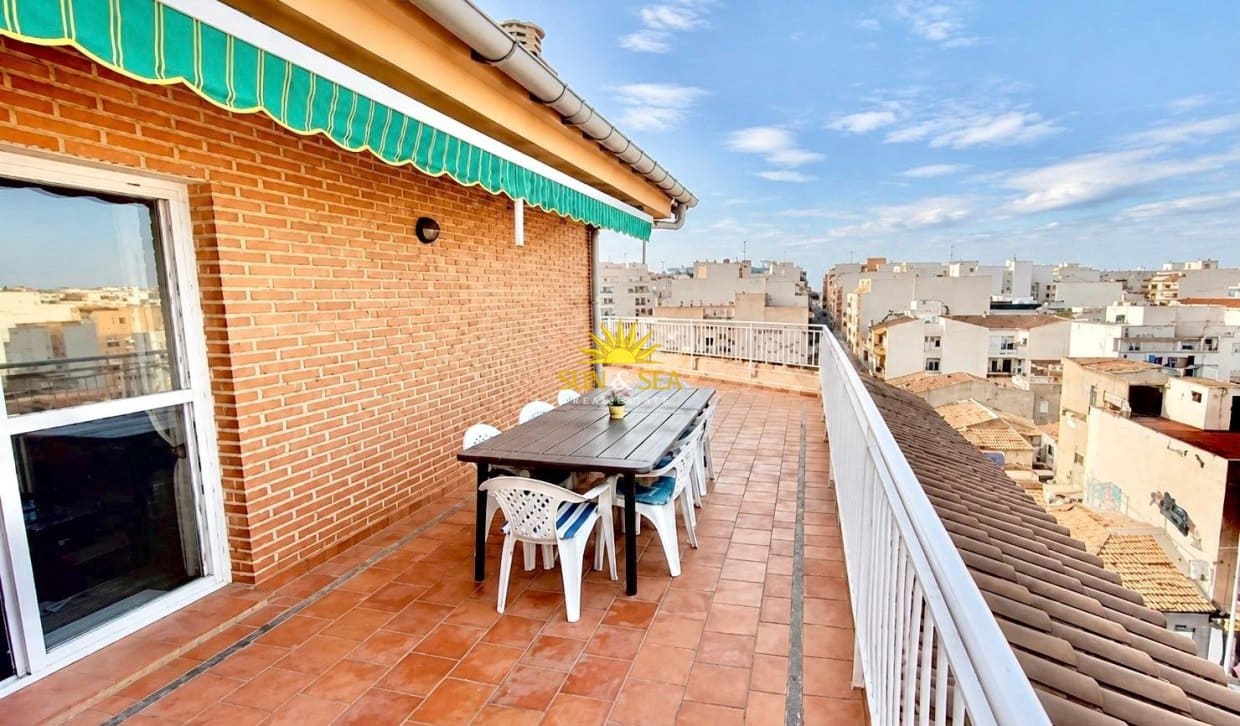 2 sovrum Takvåning till salu i Torrevieja - 190 000 € (Ref: 9985325)
