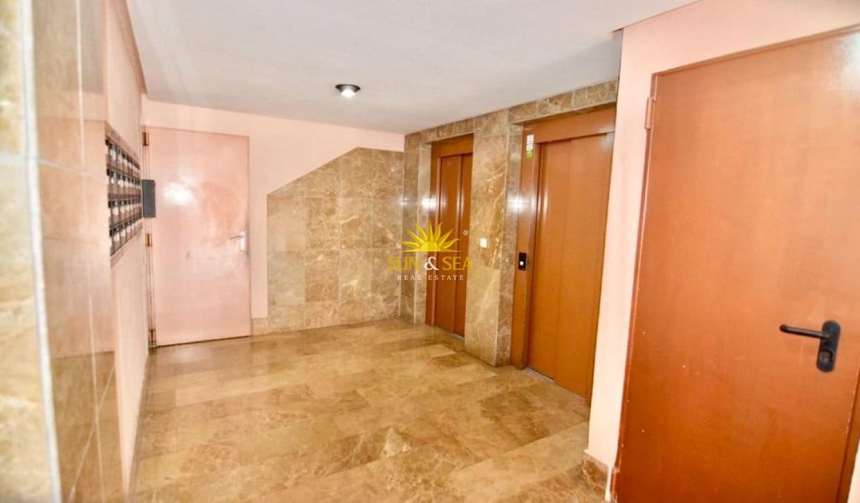 2 sovrum Takvåning till salu i Torrevieja - 190 000 € (Ref: 9985325)