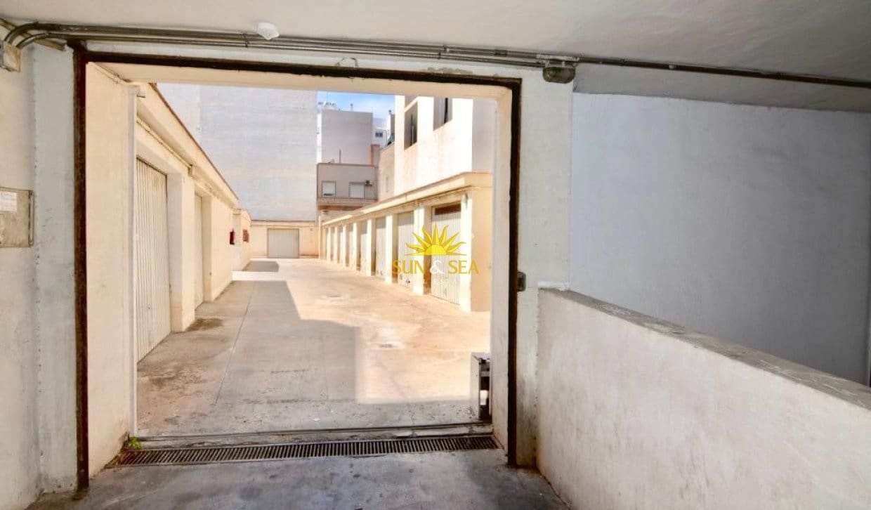 2 sovrum Takvåning till salu i Torrevieja - 190 000 € (Ref: 9985325)