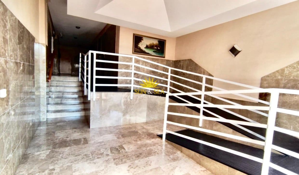 2 sovrum Takvåning till salu i Torrevieja - 190 000 € (Ref: 9985325)