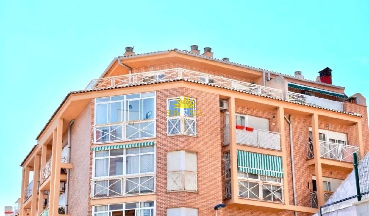 2 sovrum Takvåning till salu i Torrevieja - 190 000 € (Ref: 9985325)
