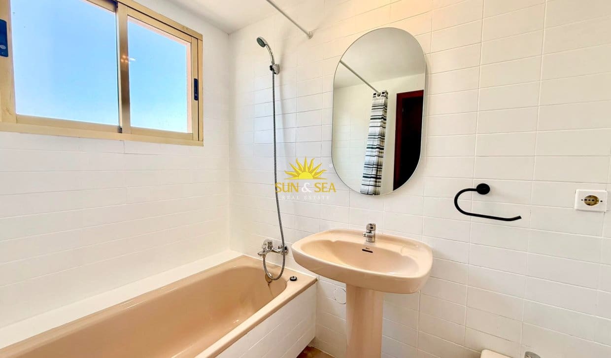 2 camera da letto Appartamento da affittare in Alicante citta con piscina - 1.300 € (Rif: 9985681)