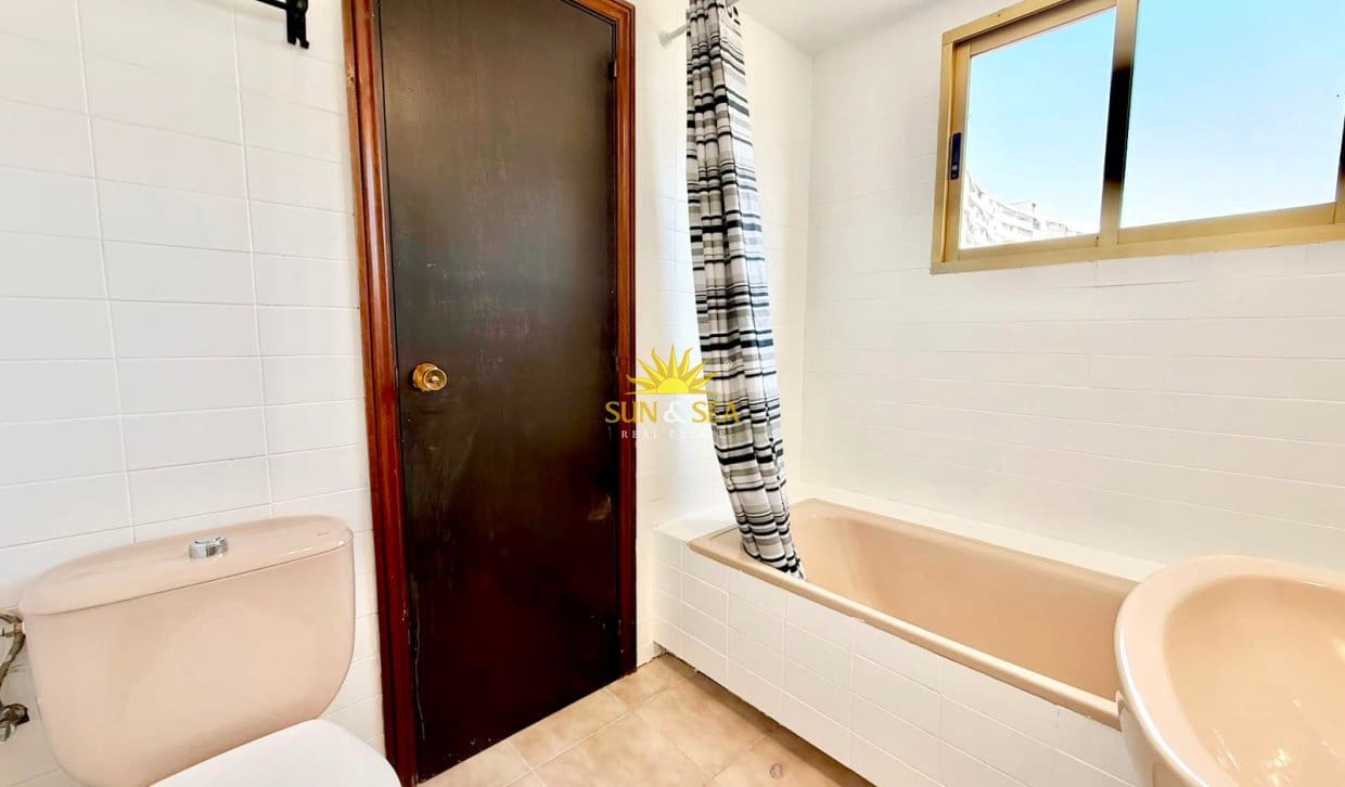 2 camera da letto Appartamento da affittare in Alicante citta con piscina - 1.300 € (Rif: 9985681)