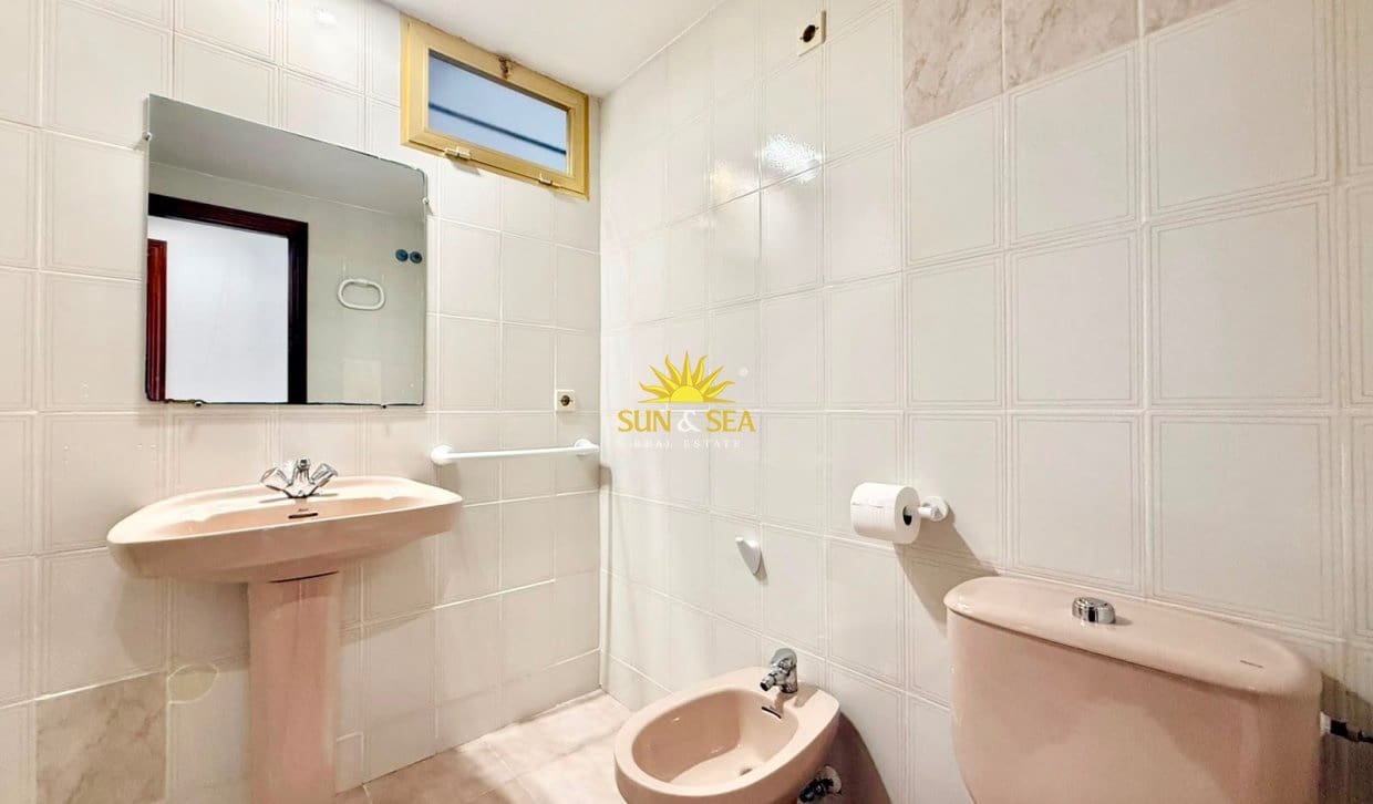 2 camera da letto Appartamento da affittare in Alicante citta con piscina - 1.300 € (Rif: 9985681)