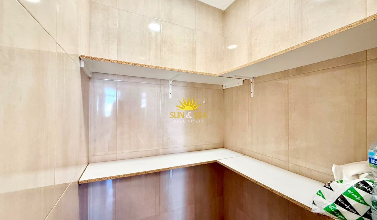 2 camera da letto Appartamento da affittare in Alicante citta con piscina - 1.300 € (Rif: 9985681)