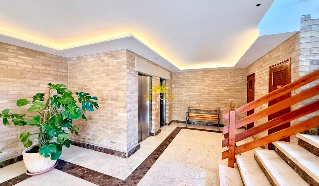 2 camera da letto Appartamento da affittare in Alicante citta con piscina - 1.300 € (Rif: 9985681)