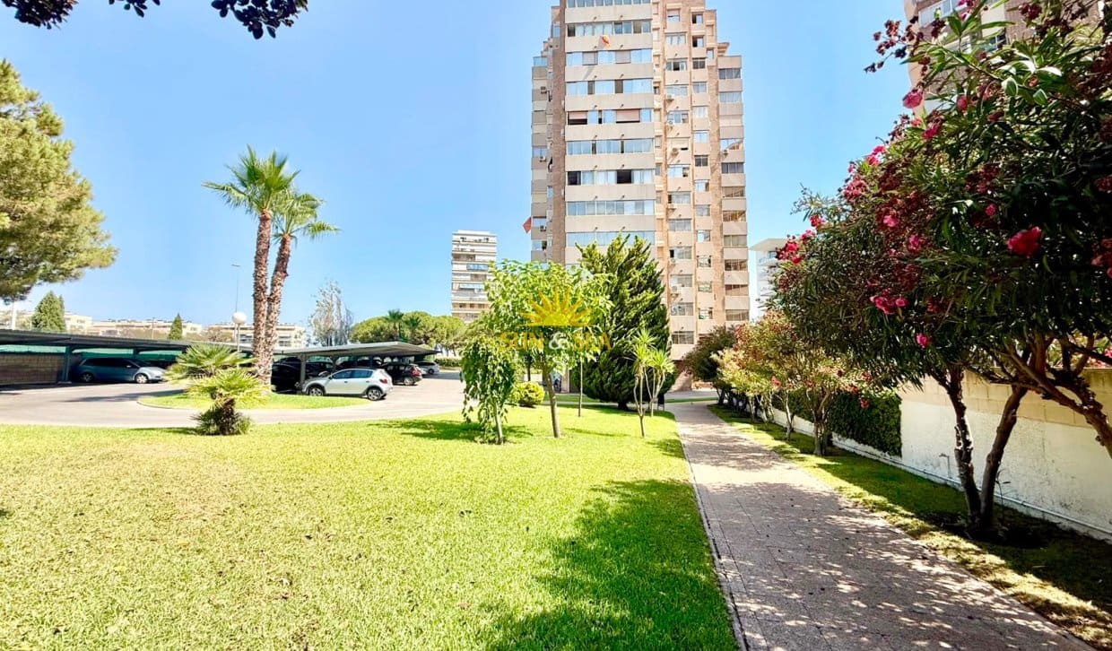 2 camera da letto Appartamento da affittare in Alicante citta con piscina - 1.300 € (Rif: 9985681)