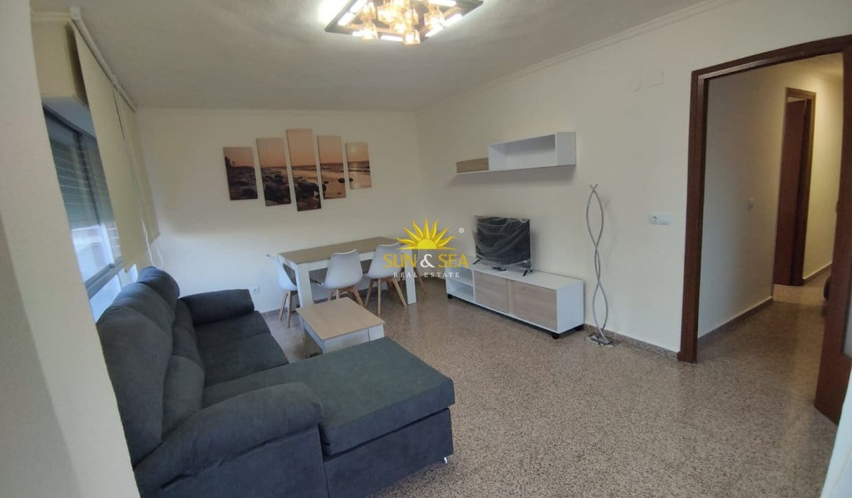 3 soverom Leilighet til leie i Almoradi - € 800 (Ref: 9986137)