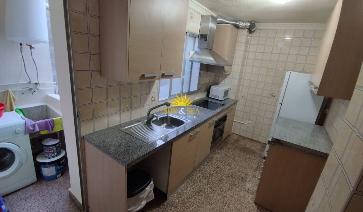 3 soverom Leilighet til leie i Almoradi - € 800 (Ref: 9986137)