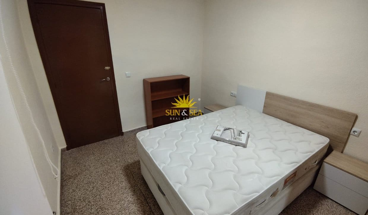 3 soverom Leilighet til leie i Almoradi - € 800 (Ref: 9986137)