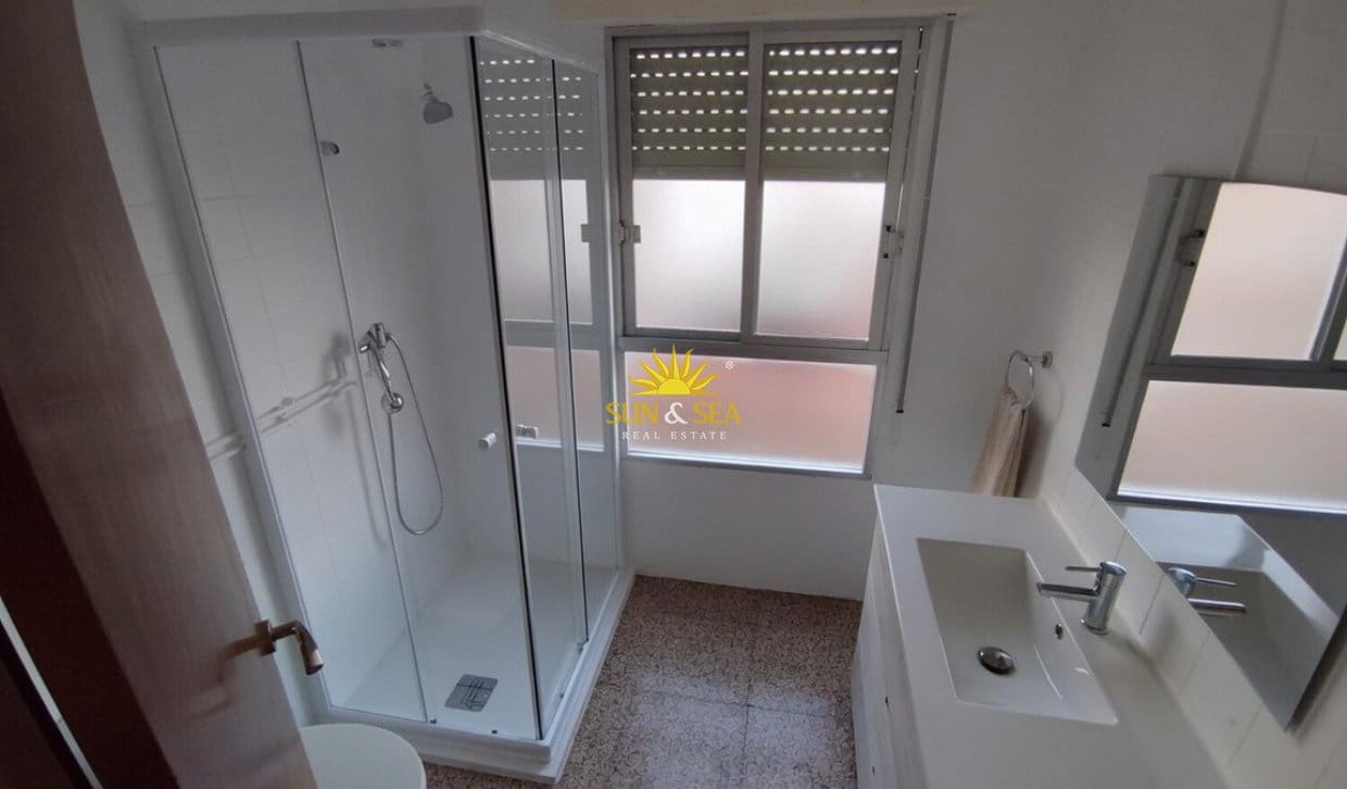 3 soverom Leilighet til leie i Almoradi - € 800 (Ref: 9986137)