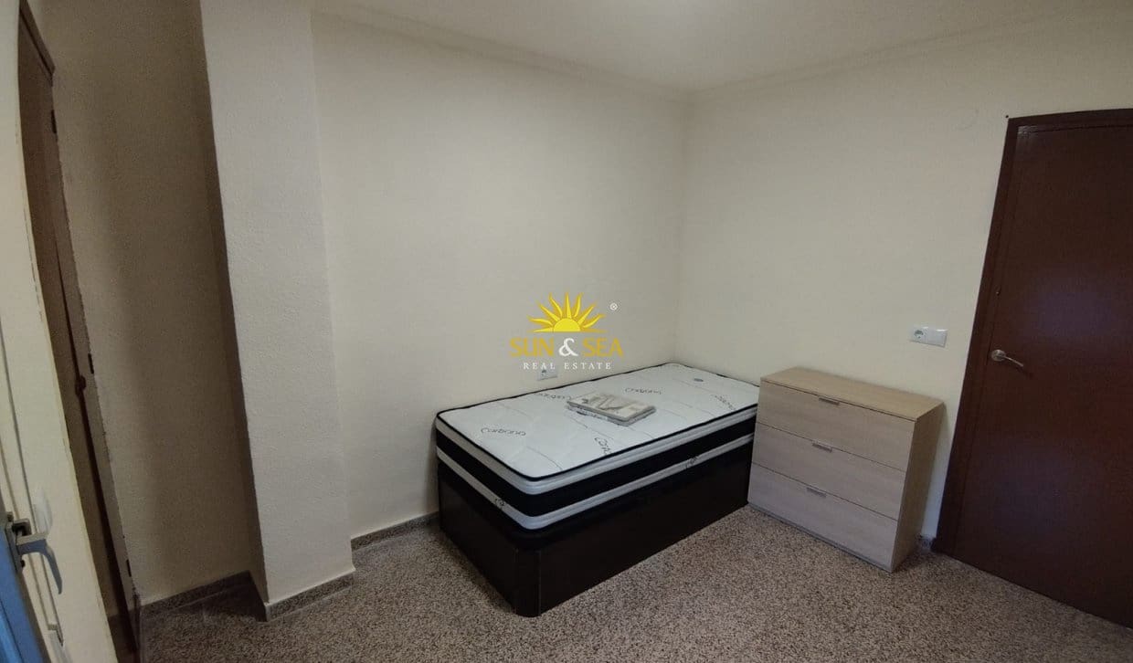 3 soverom Leilighet til leie i Almoradi - € 800 (Ref: 9986137)